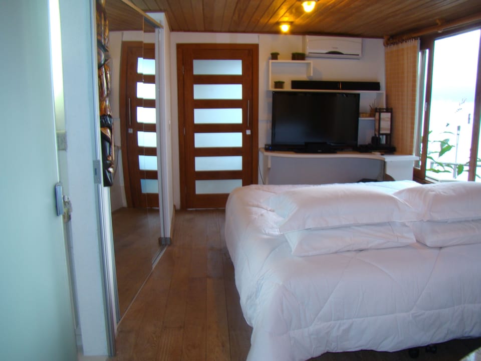 Deluxe Room, 1 King Bed (Superior) | Egyptian cotton sheets, individually decorated, individually furnished