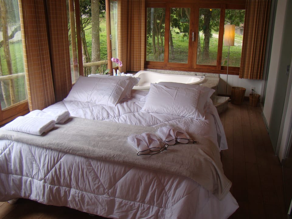Deluxe Room, 1 King Bed (Superior) | Egyptian cotton sheets, individually decorated, individually furnished