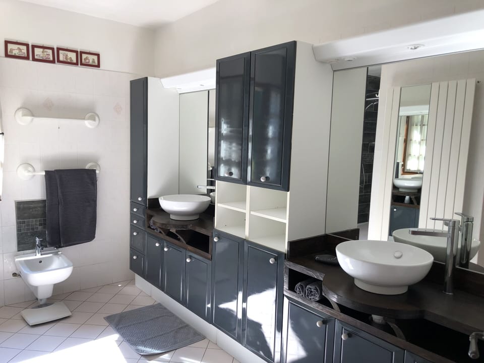 Traditional Cottage, Private Bathroom | Bathroom
