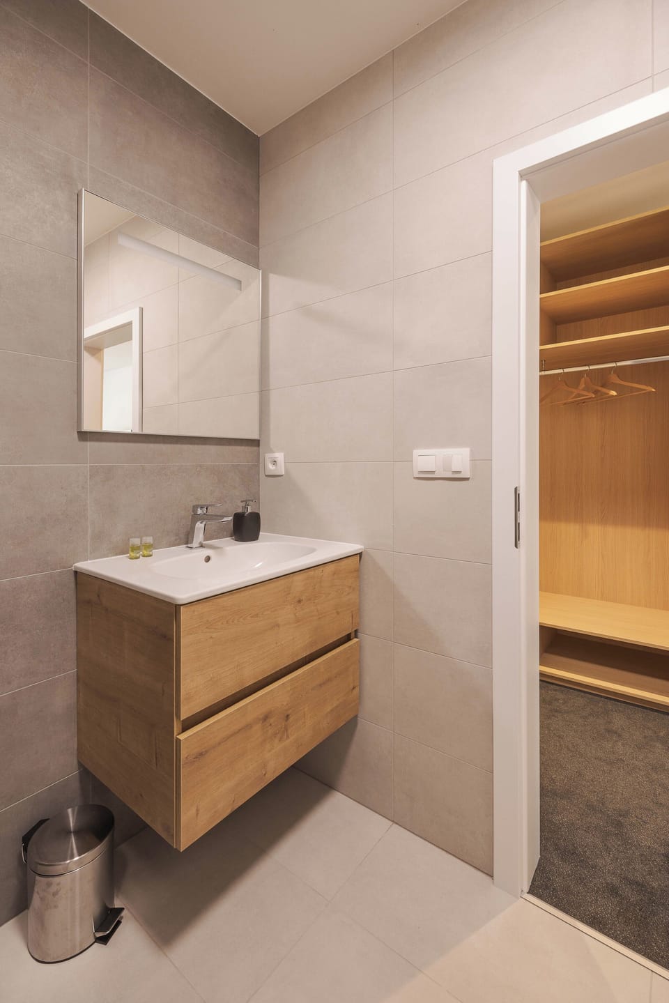 Hotel Gardinn - Free Parking and Quiet Garden Hotel in Bratislava
