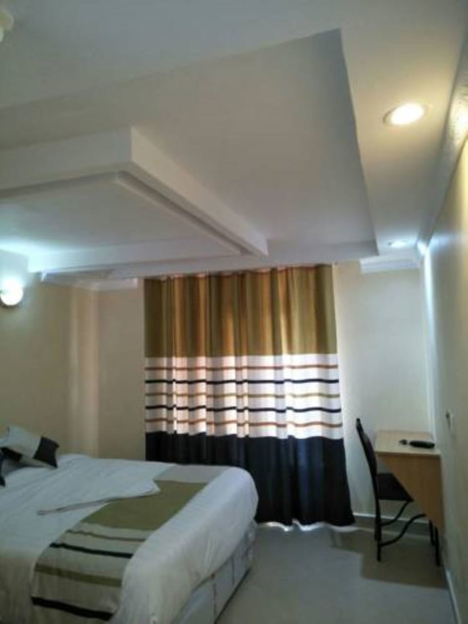 Double Room | Desk, WiFi (free), bed sheets