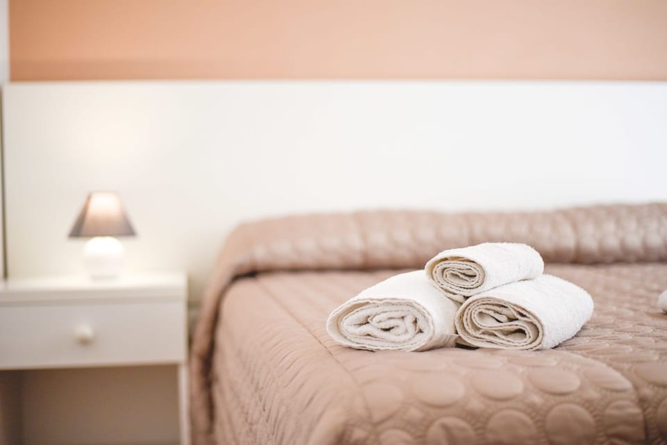 Double or Twin Room, 1 Bedroom, Shared Bathroom (Tike) | Minibar, desk, cribs/infant beds, free WiFi