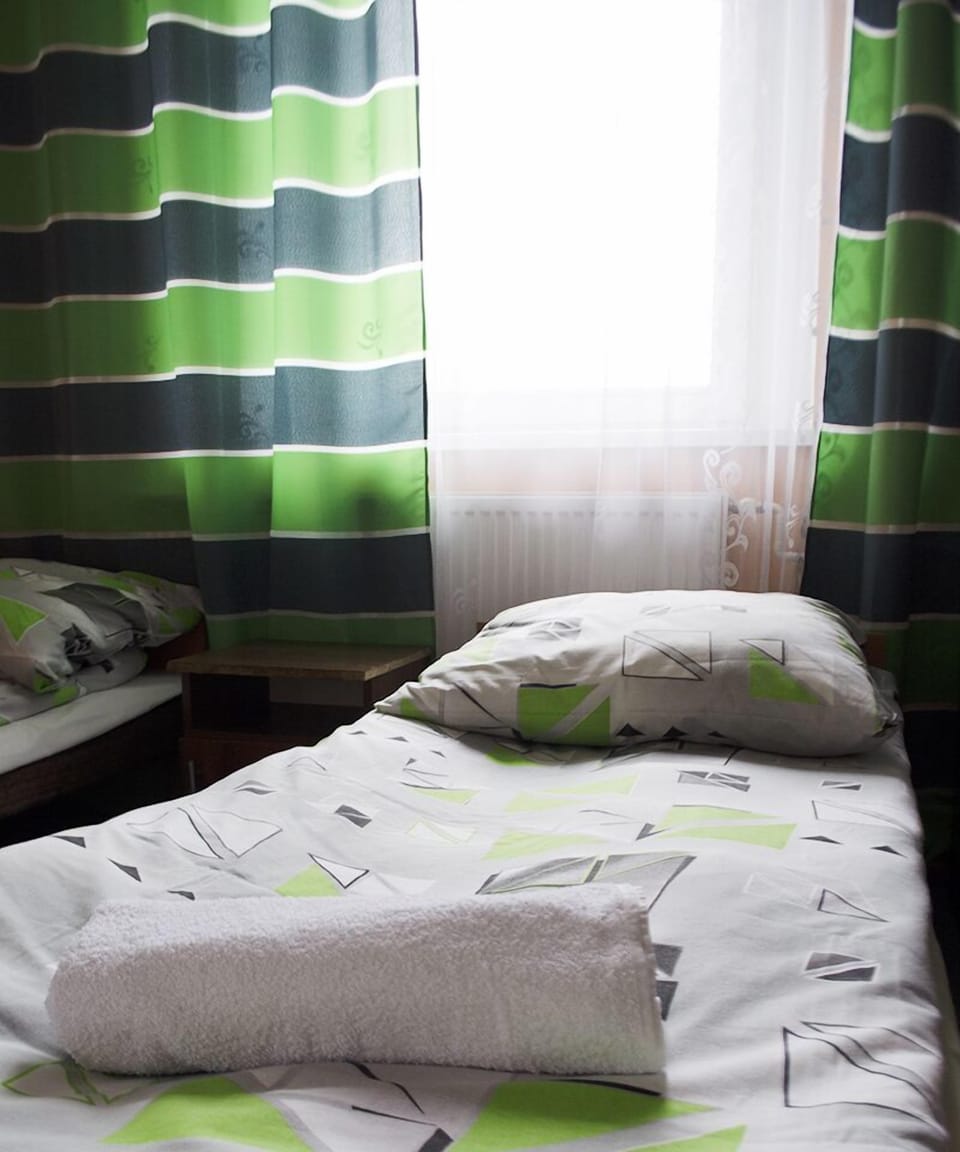 Basic Room (101) | Free WiFi, bed sheets