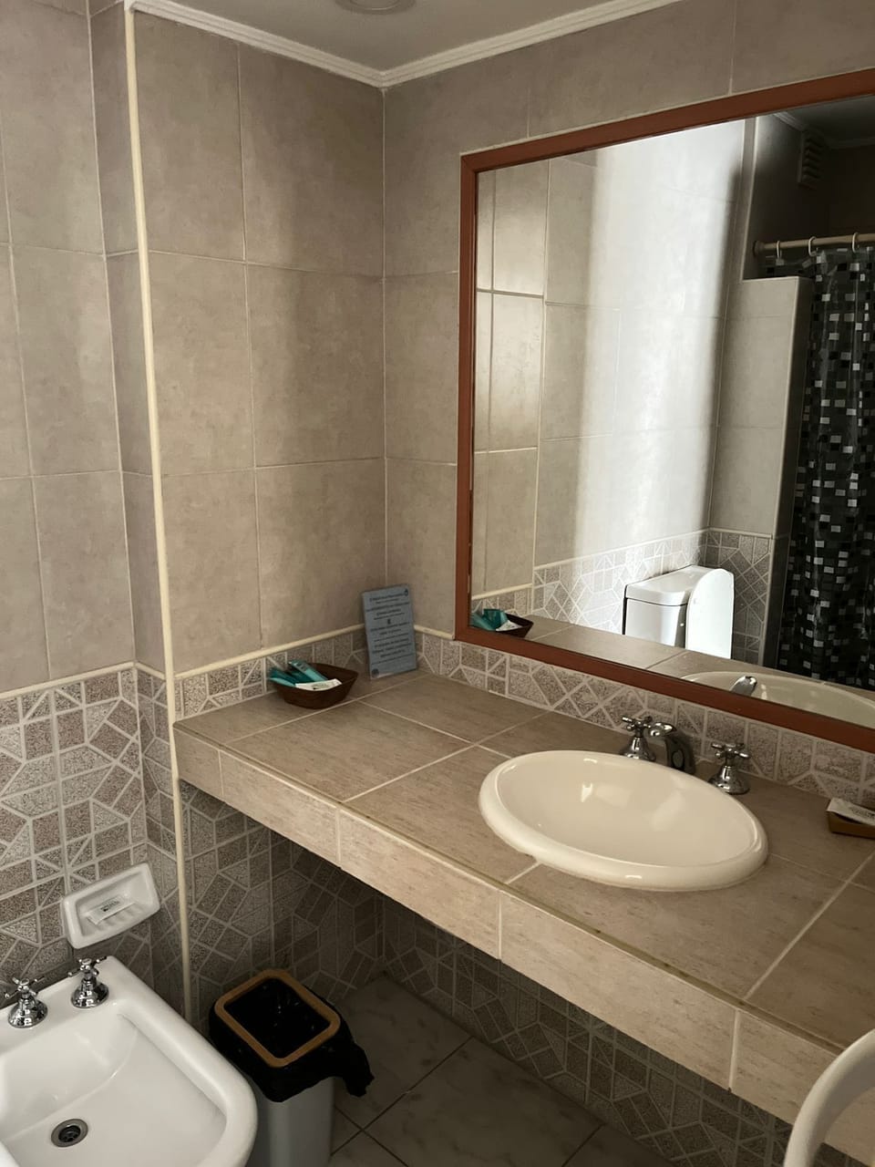 Standard Twin Room | Bathroom | Combined shower/tub, deep soaking tub, rainfall showerhead
