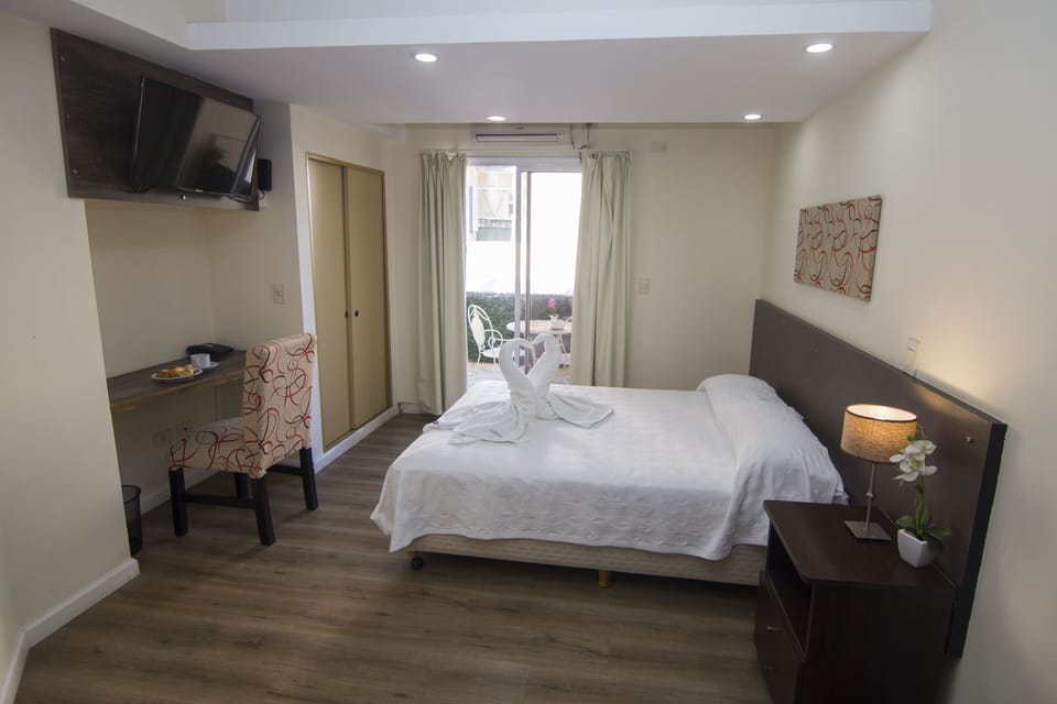 Premium Double Room | Egyptian cotton sheets, premium bedding, WiFi (free)