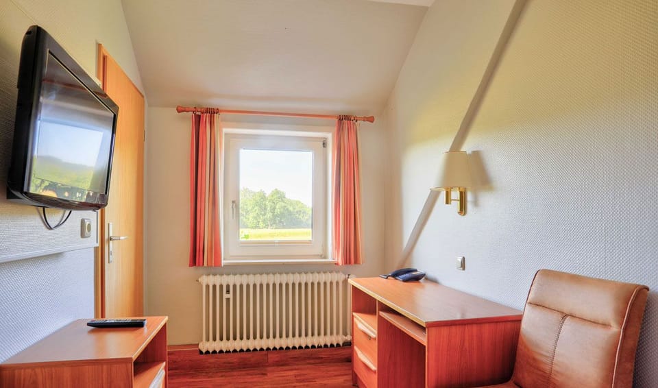 Standard Single Room | Select Comfort beds, in-room safe, laptop workspace, soundproofing