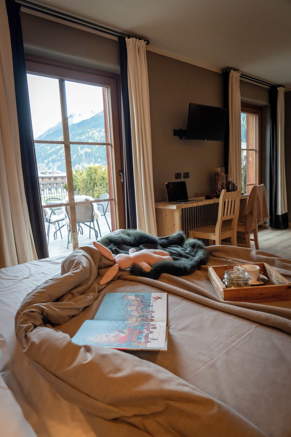 Superior Triple Room | Hypo-allergenic bedding, in-room safe, desk, blackout drapes