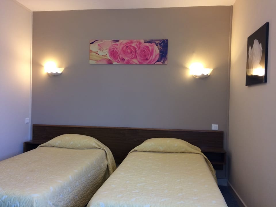 Desk, soundproofing, iron/ironing board, free cribs/infant beds