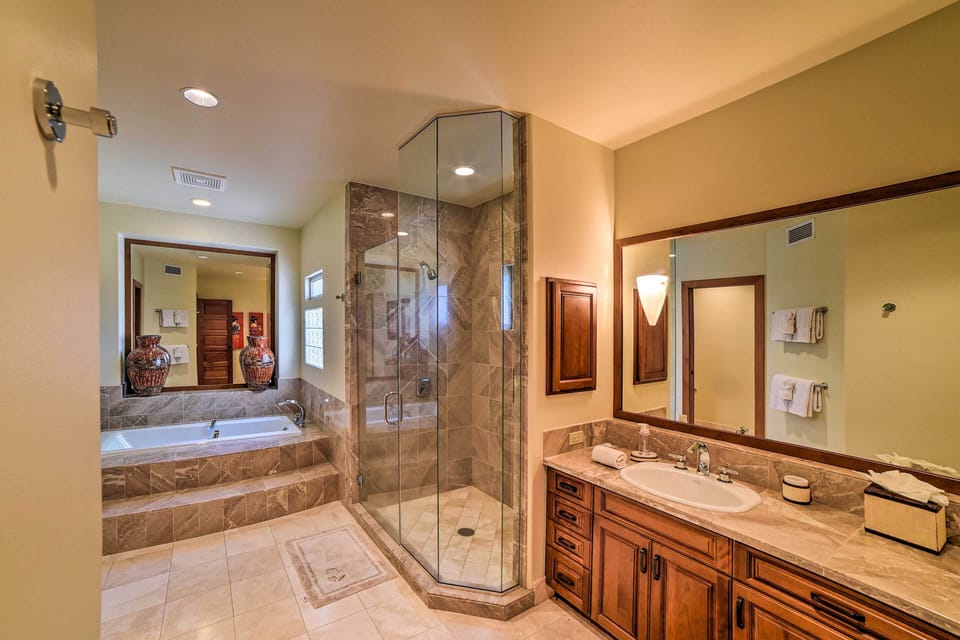Full Bathroom | Complimentary Toiletries | Hair Dryer