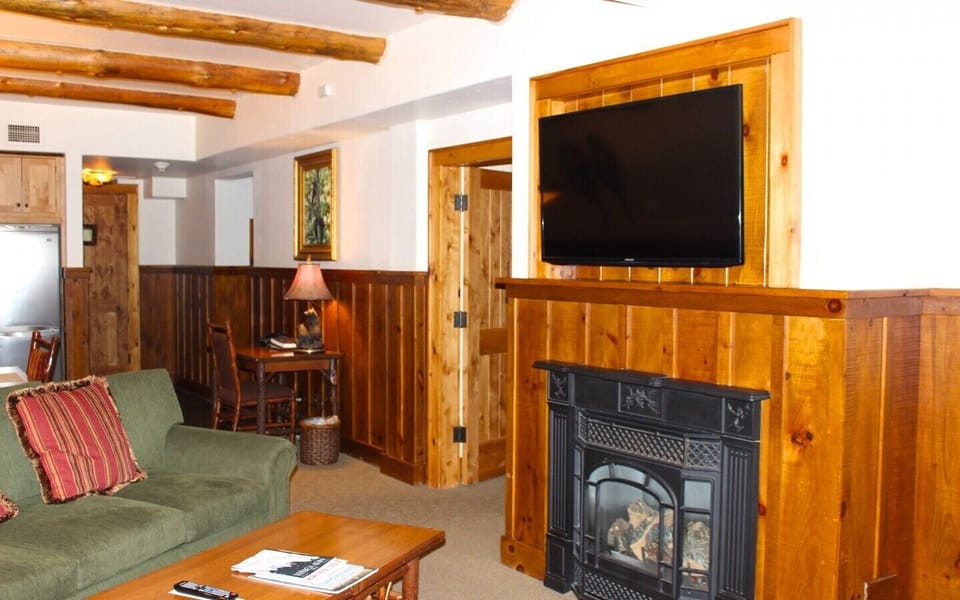 Living room with Gas Fireplace & Flat Screen TV