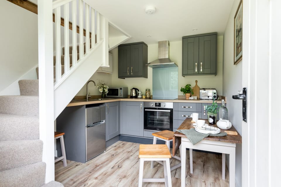 Fully fitted kitchen