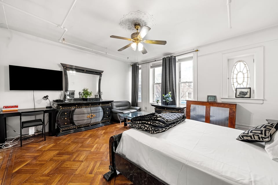 Double Room, 1 Bedroom | Desk, laptop workspace, blackout drapes, iron/ironing board (on request)