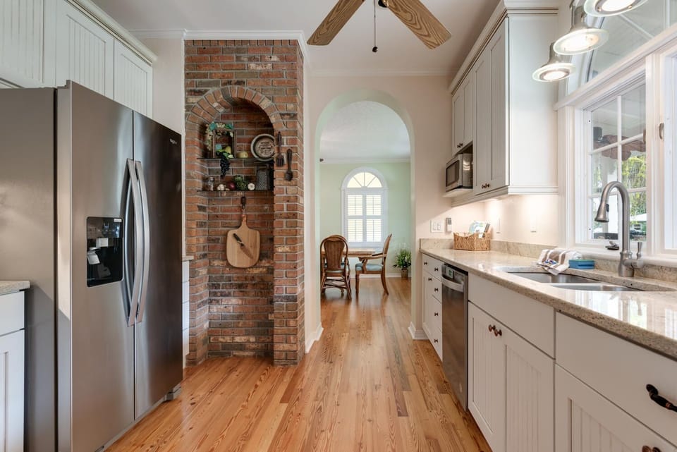 Fully Stocked Kitchen