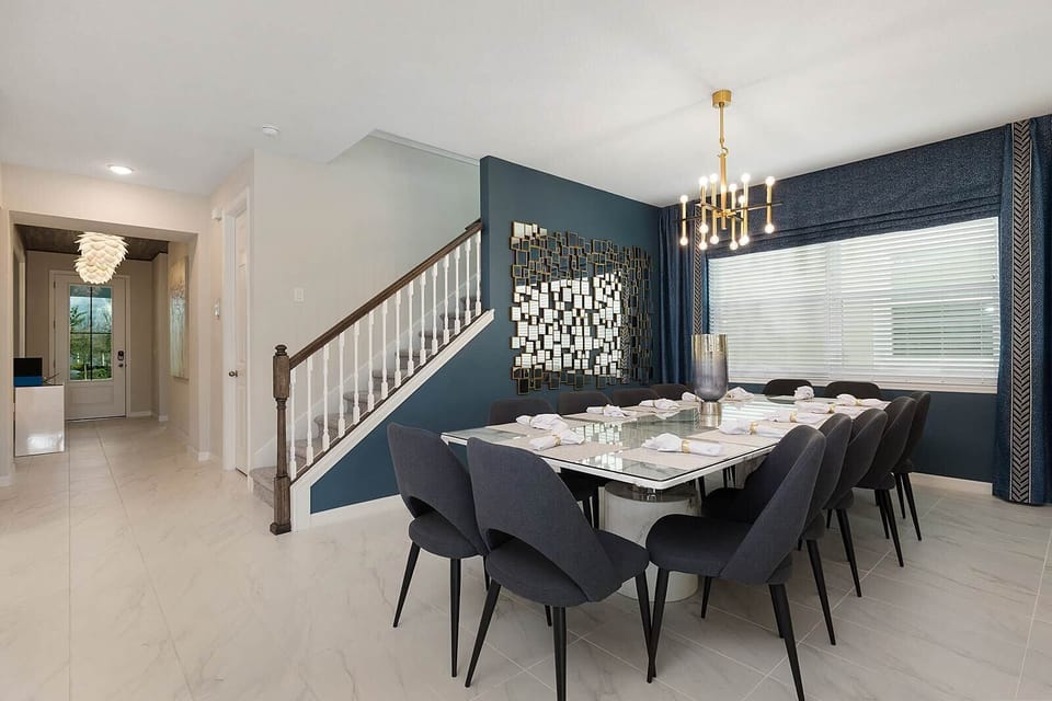 Dining Room *Highlight*