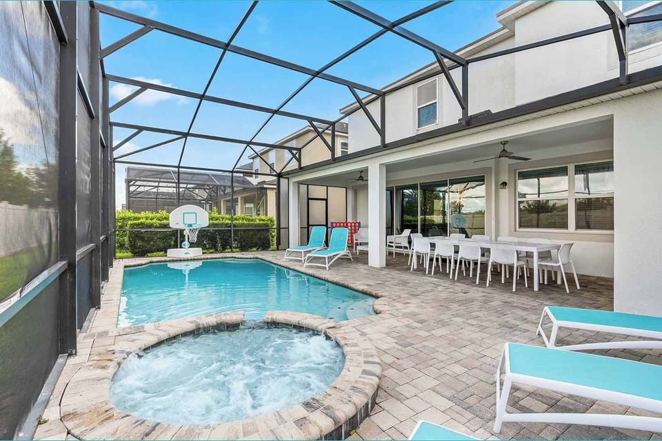Private Pool & Patio