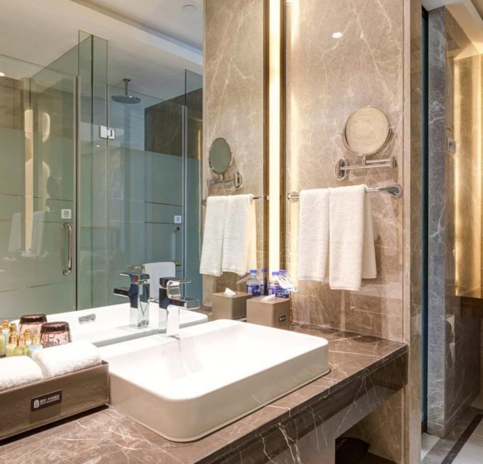 Li Cai Tian Qi Hotel Xianyang Hotel in Xian