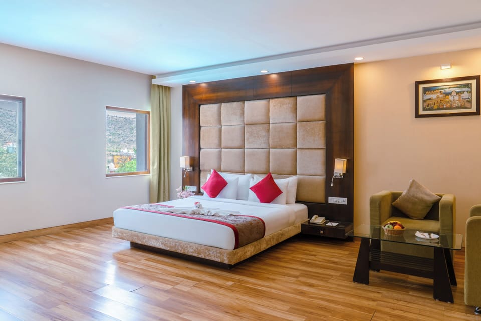 Executive Room | Egyptian cotton sheets, premium bedding, minibar, blackout drapes