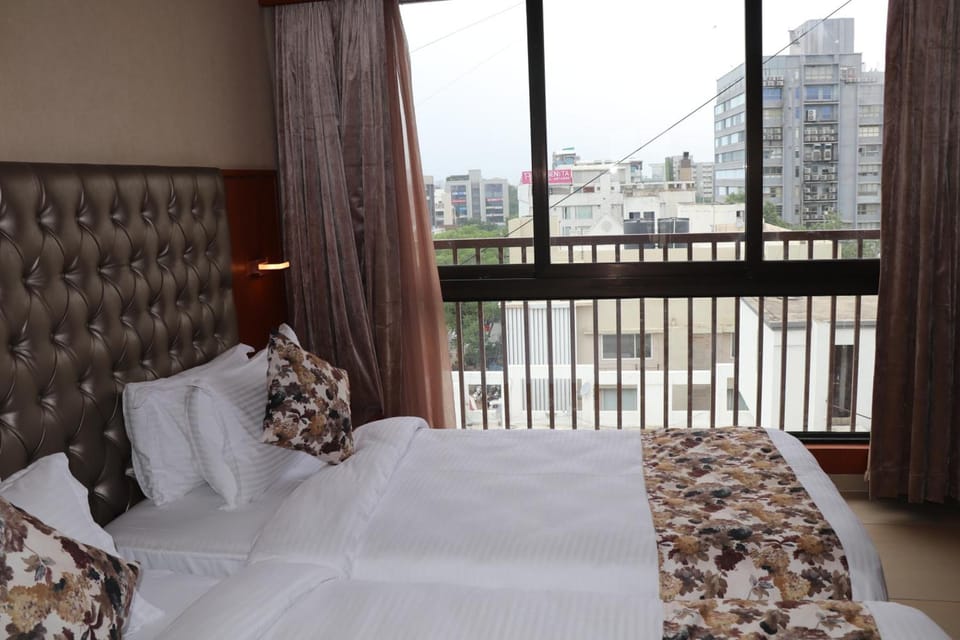 Minibar, in-room safe, desk, blackout drapes