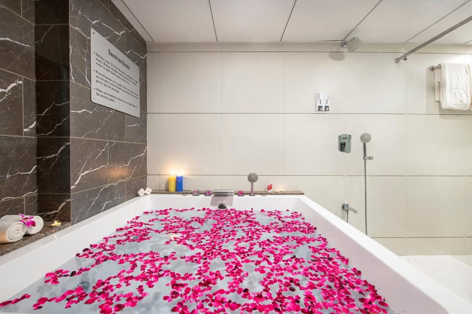 Shower, free toiletries, towels