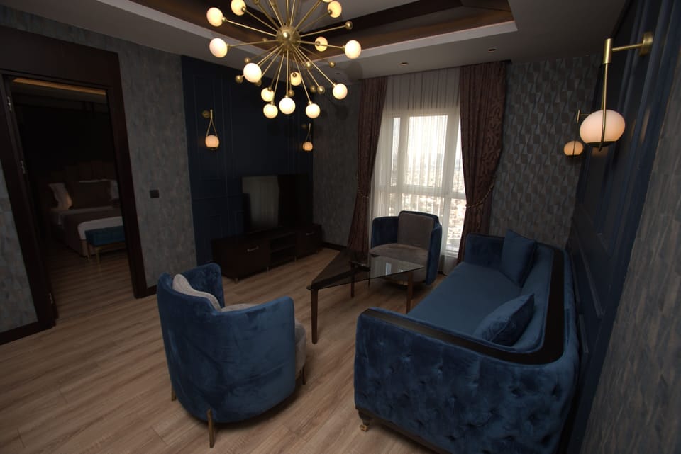 Suite | City view