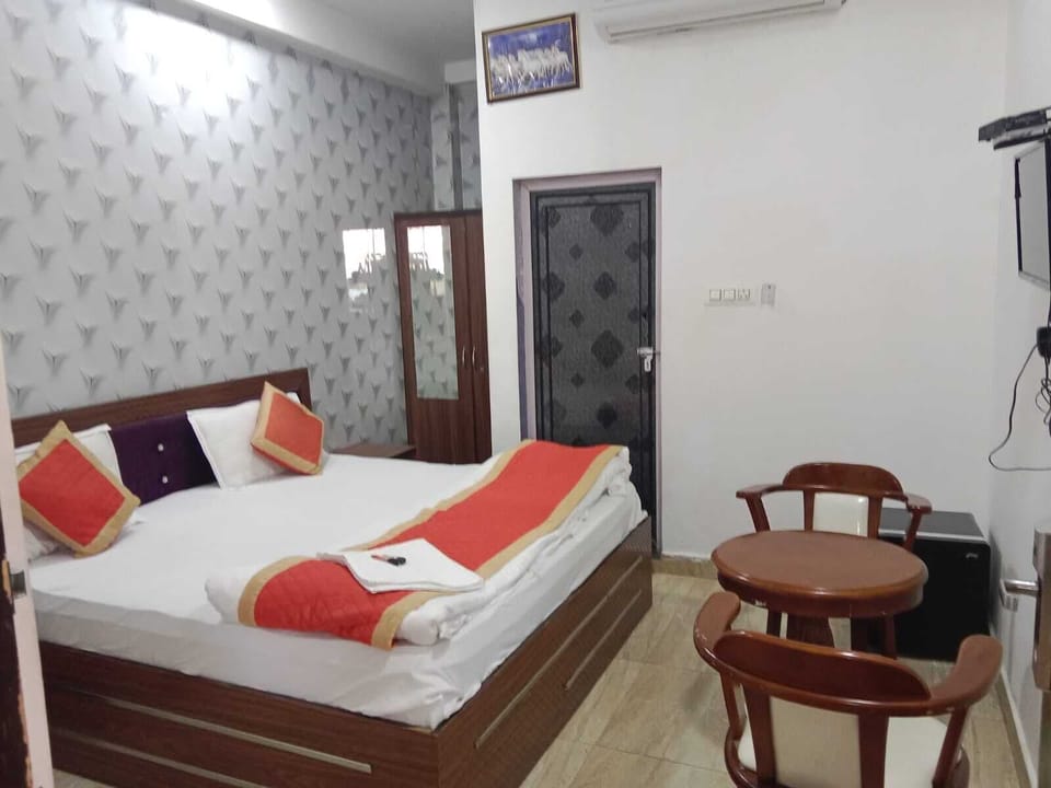 Deluxe Room, 1 Double Bed | Free WiFi, bed sheets