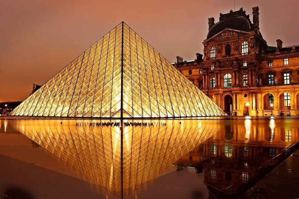 "Louvre museum" at 8-12 minutes by walking