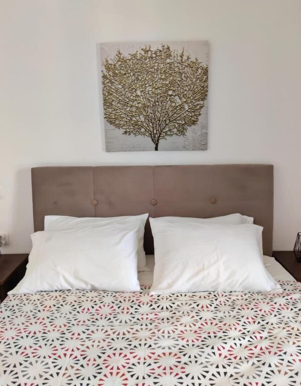 In-room safe, desk, iron/ironing board, free cribs/infant beds