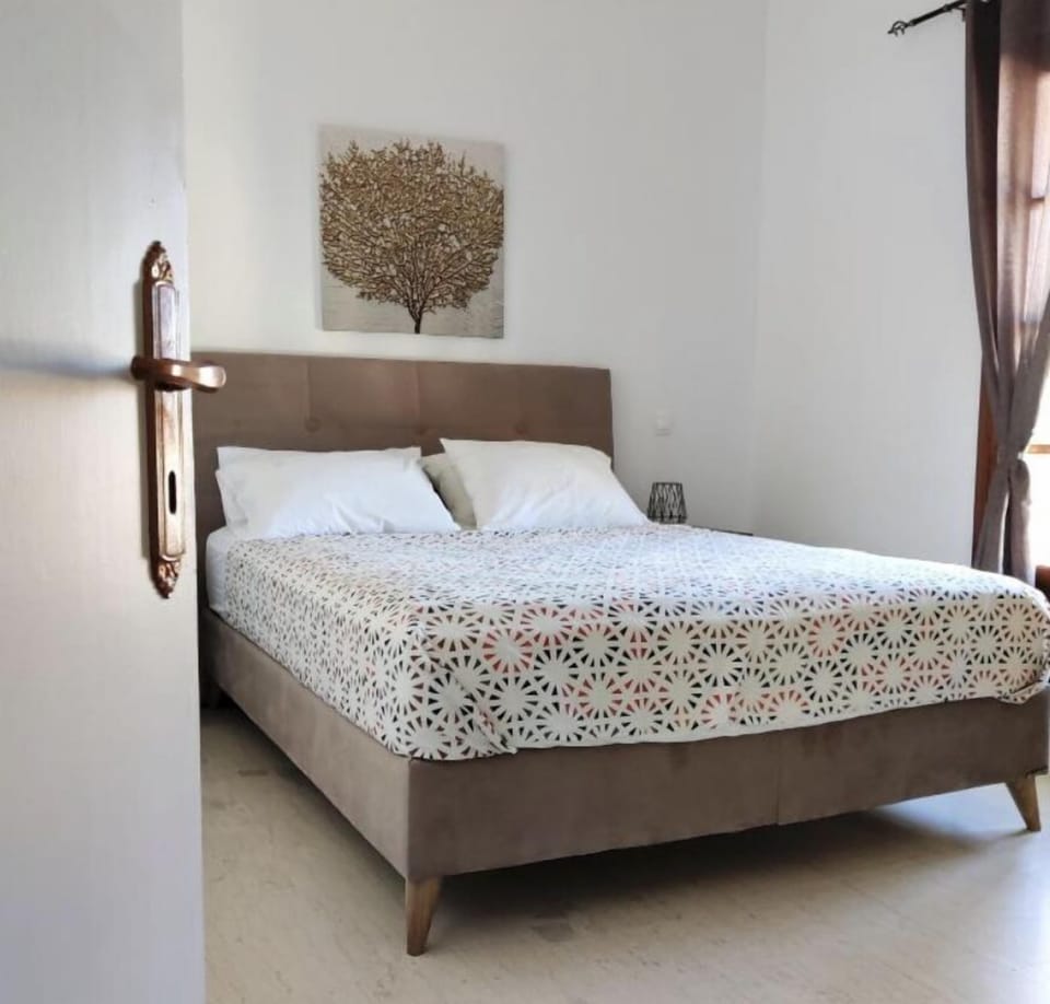 In-room safe, desk, iron/ironing board, free cribs/infant beds