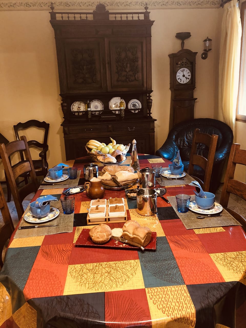 Free daily continental breakfast