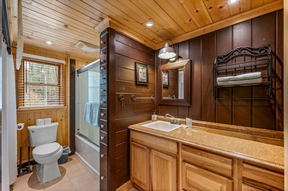 Downstairs full bath with shower & tub