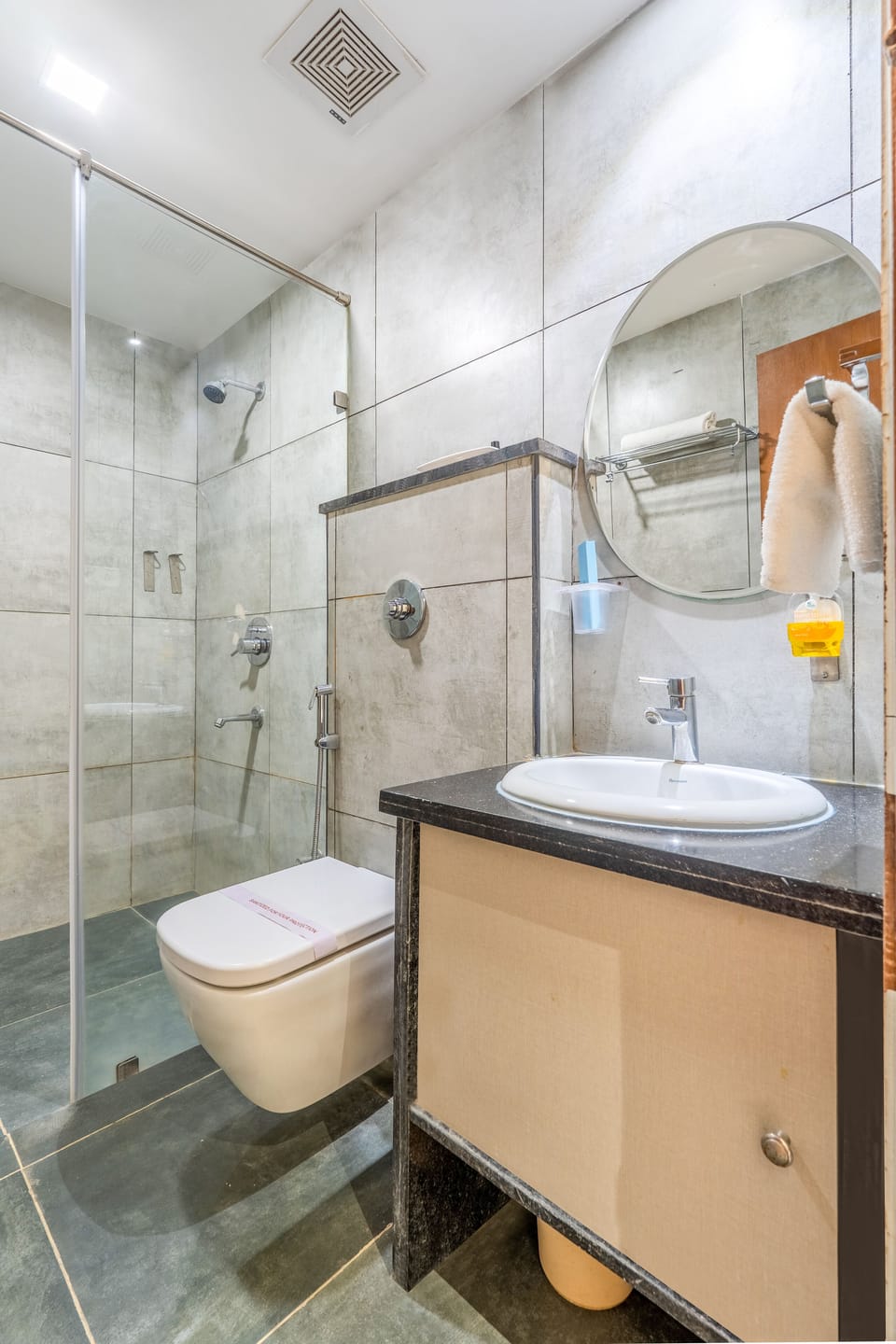 Deluxe Single Room | Bathroom | Shower, free toiletries, towels