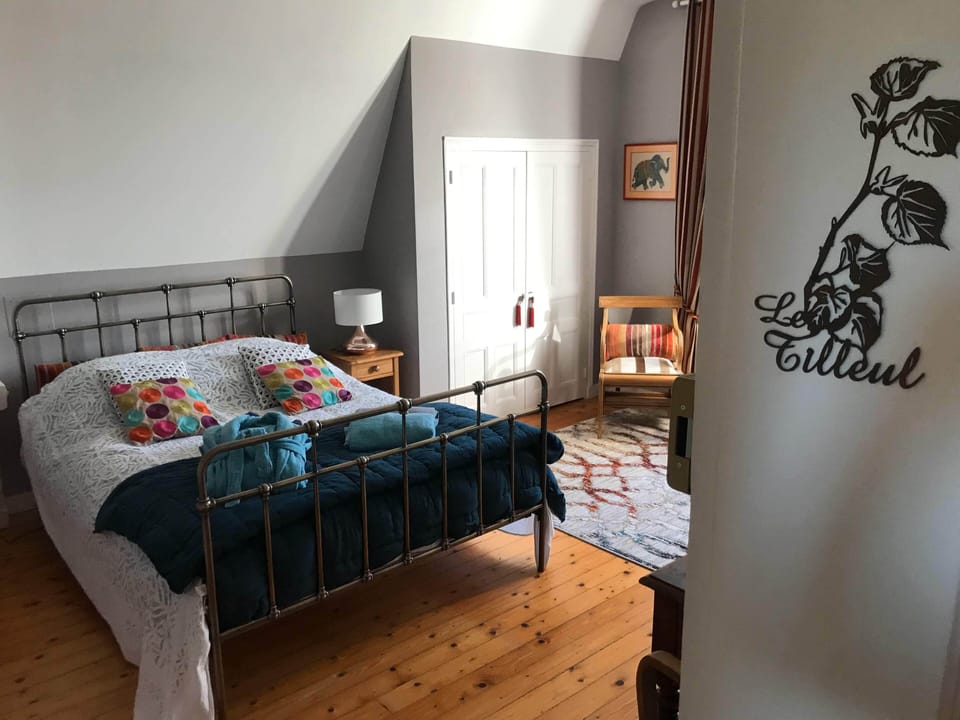 Comfort Room, 1 Queen Bed, Pool View (Tilleul) | Select Comfort beds, free WiFi