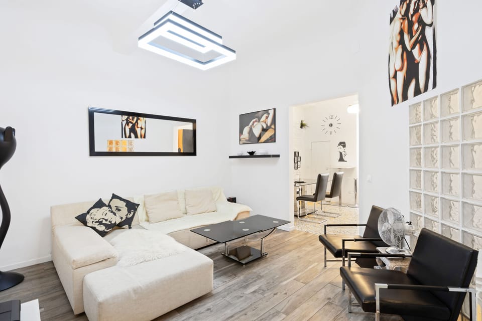 Apartment, 2 Bedrooms | Living room | Flat-screen TV
