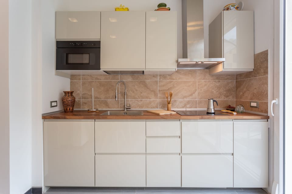 Stovetop, cookware/dishes/utensils