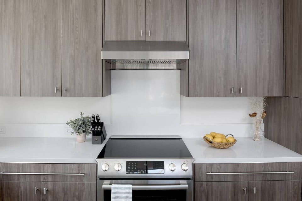 Beautiful New kitchen -Stove , Oven