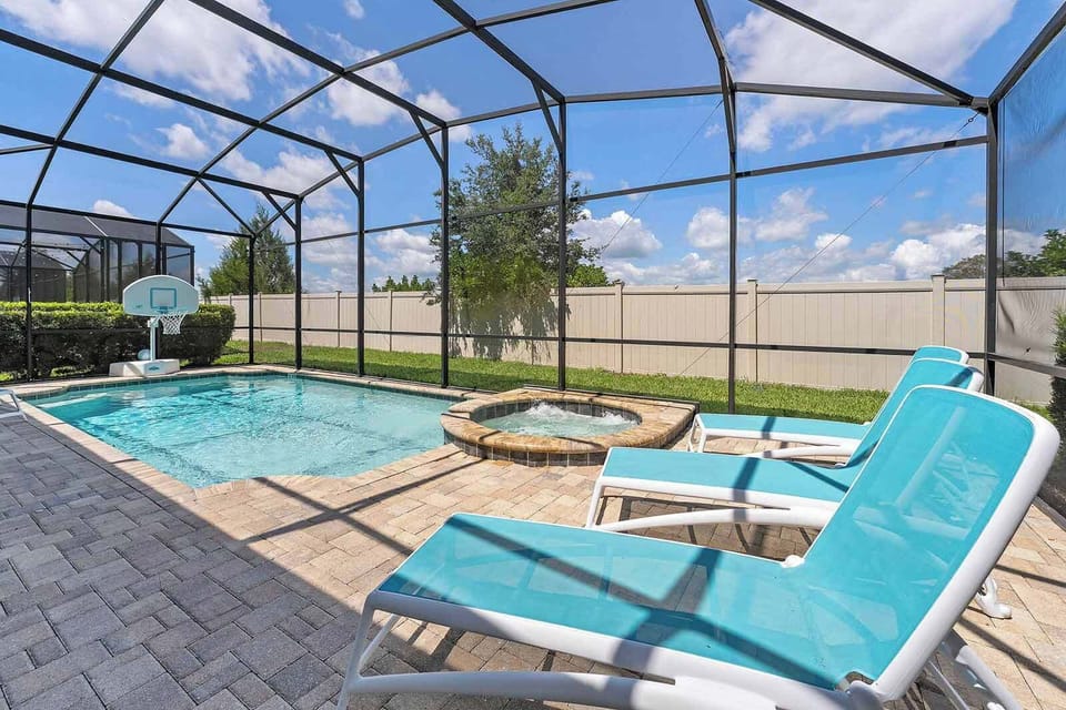 Private Pool & Patio