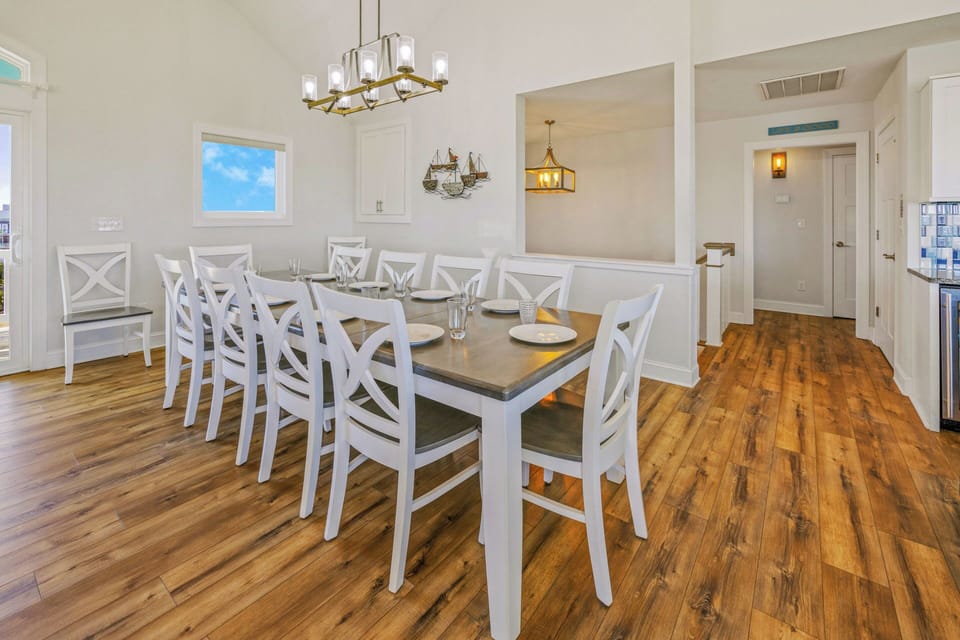 Surf or Sound Realty - 895 - Sandy Beach Retreat - Dining Area -1