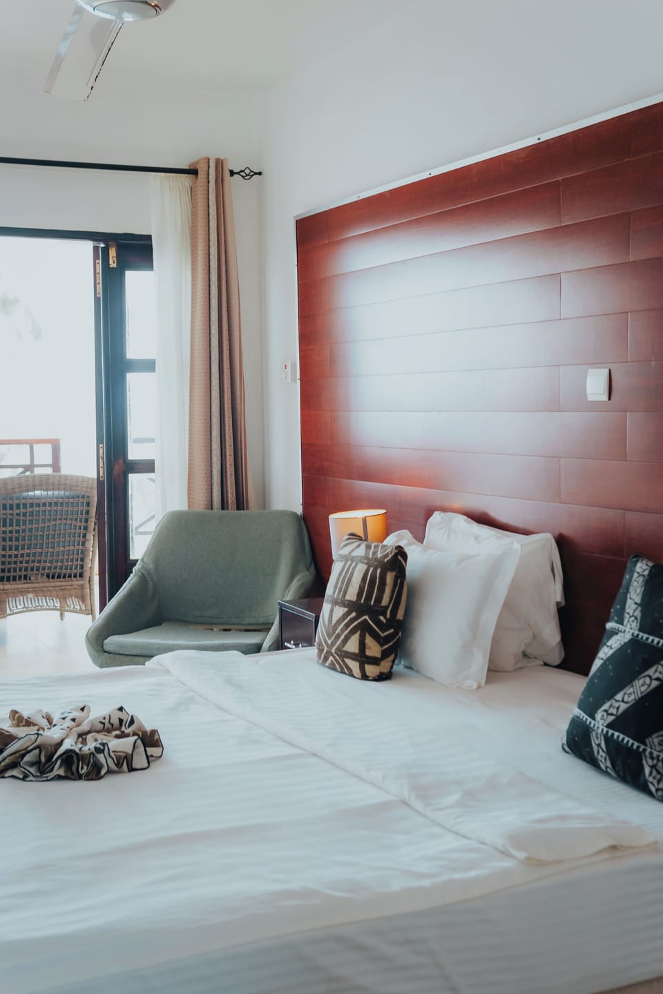 Royal Suite, Ocean View | Premium bedding, in-room safe, desk, laptop workspace