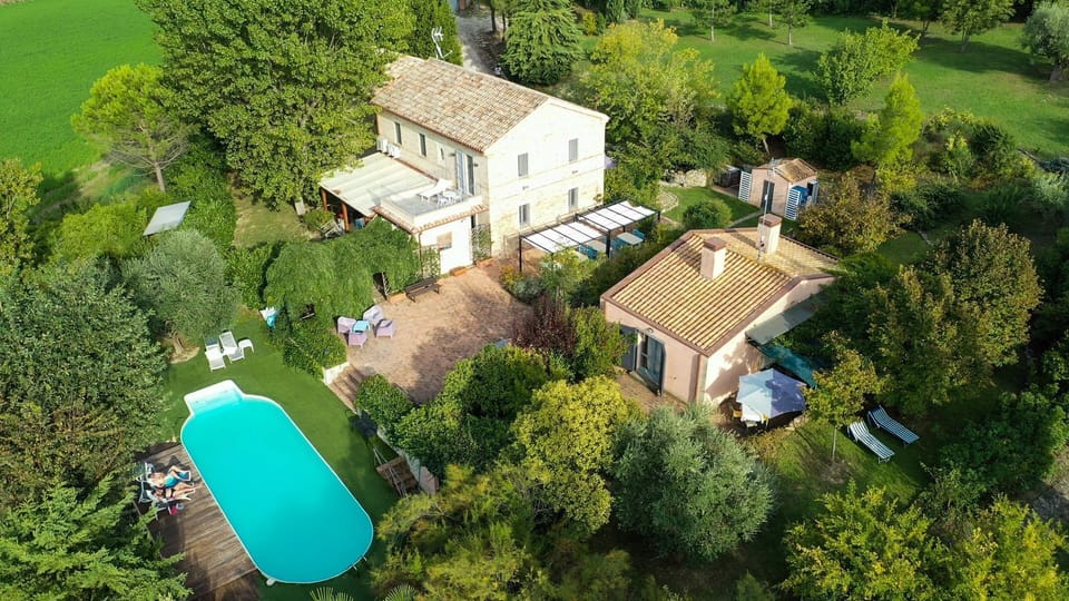 Property, Aerial Photography, House, Bird'S-Eye View, Natural Landscape, Home, Real Estate, Estate, Building, Residential Area