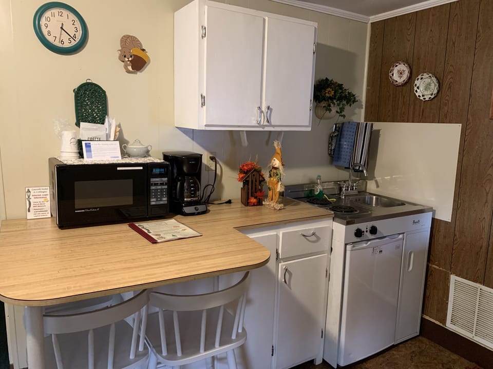 Duplex (The Camping - Cottage # 6) | Private kitchen | Mini-fridge, microwave, coffee/tea maker