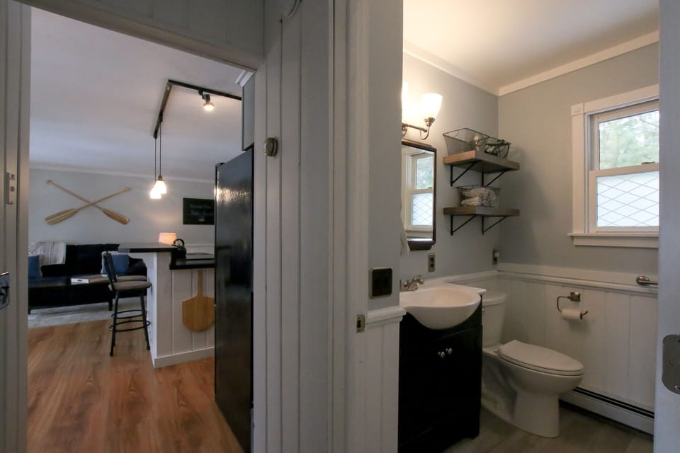 Upstairs full bath