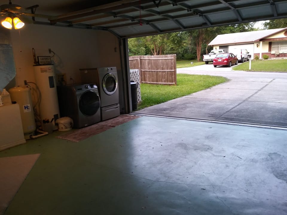 garage & laundry. toom for recreational toys