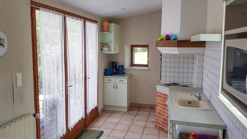 Family Cottage | Private kitchenette | Fridge, microwave, highchair