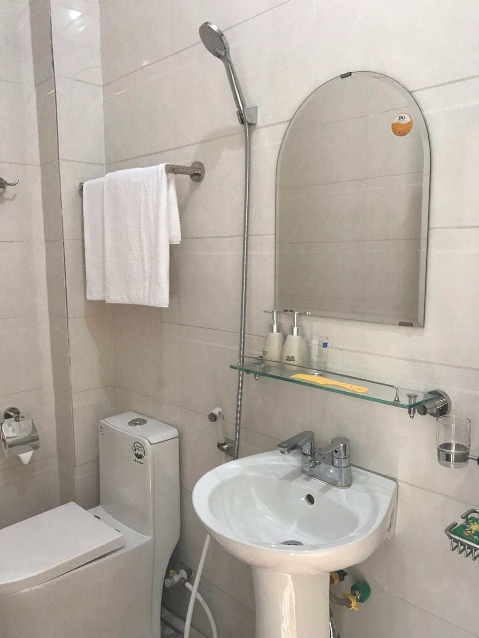 Shower, free toiletries, hair dryer, bathrobes