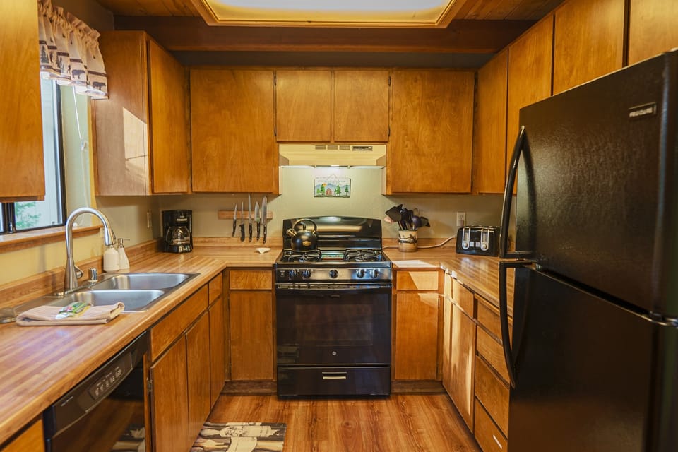 Fully stocked kitchen for easy meals.