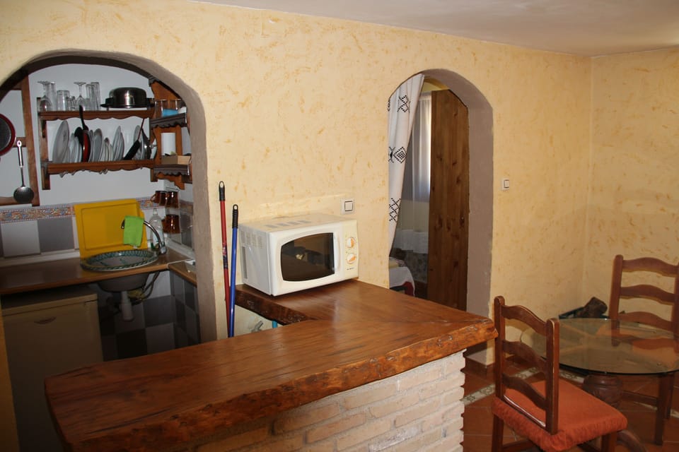 Basic Bungalow, 1 Bedroom | Private kitchen
