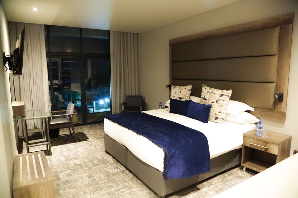 Superior Deluxe - North Facing | Premium bedding, in-room safe, desk, laptop workspace