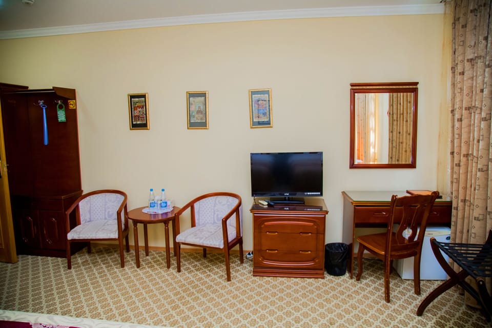 Standard Twin Room | In-room safe, iron/ironing board (on request), cribs (surcharge)
