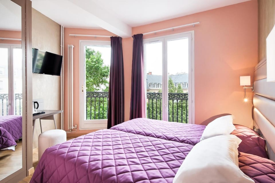 Select Comfort beds, in-room safe, desk, soundproofing