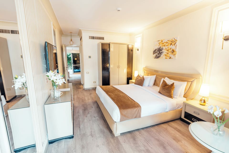 Executive Family Bungalow - Pool Front | Minibar, in-room safe, blackout drapes, soundproofing